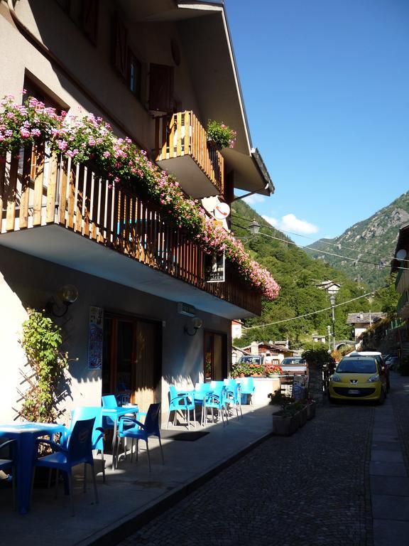 Albergo ristorante Chez Isabel Pontboset Esterno foto